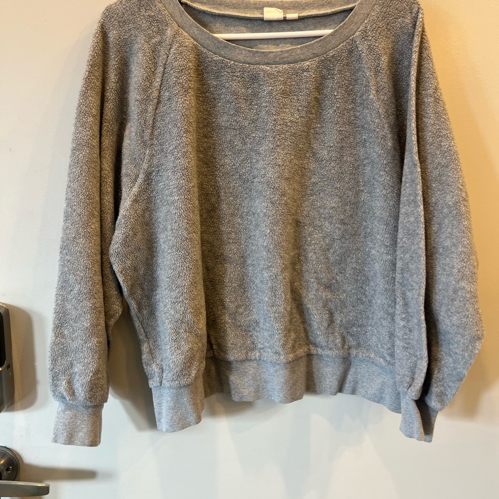 GAP Gray Crew Neck Sweater with Relaxed Fit